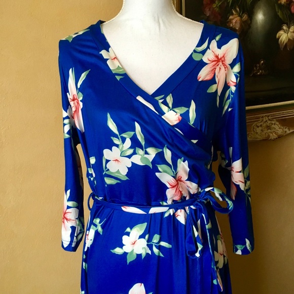 boutique Dresses & Skirts - Blue Pink Floral Faux Wrap Midi Dress NWOT, 14/16
